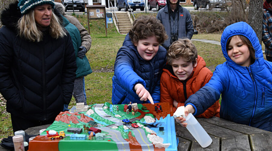 Using the EnviroScape model